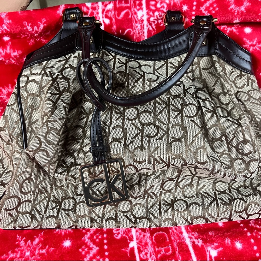 Never used ; I got it for my birthday but had one similar to it ; no stains